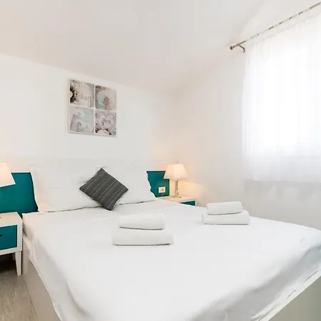 Apartment Mavarstica 17803c *
