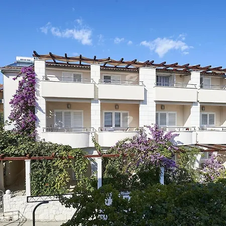 Apartment Mavarstica 17803c Trogir
